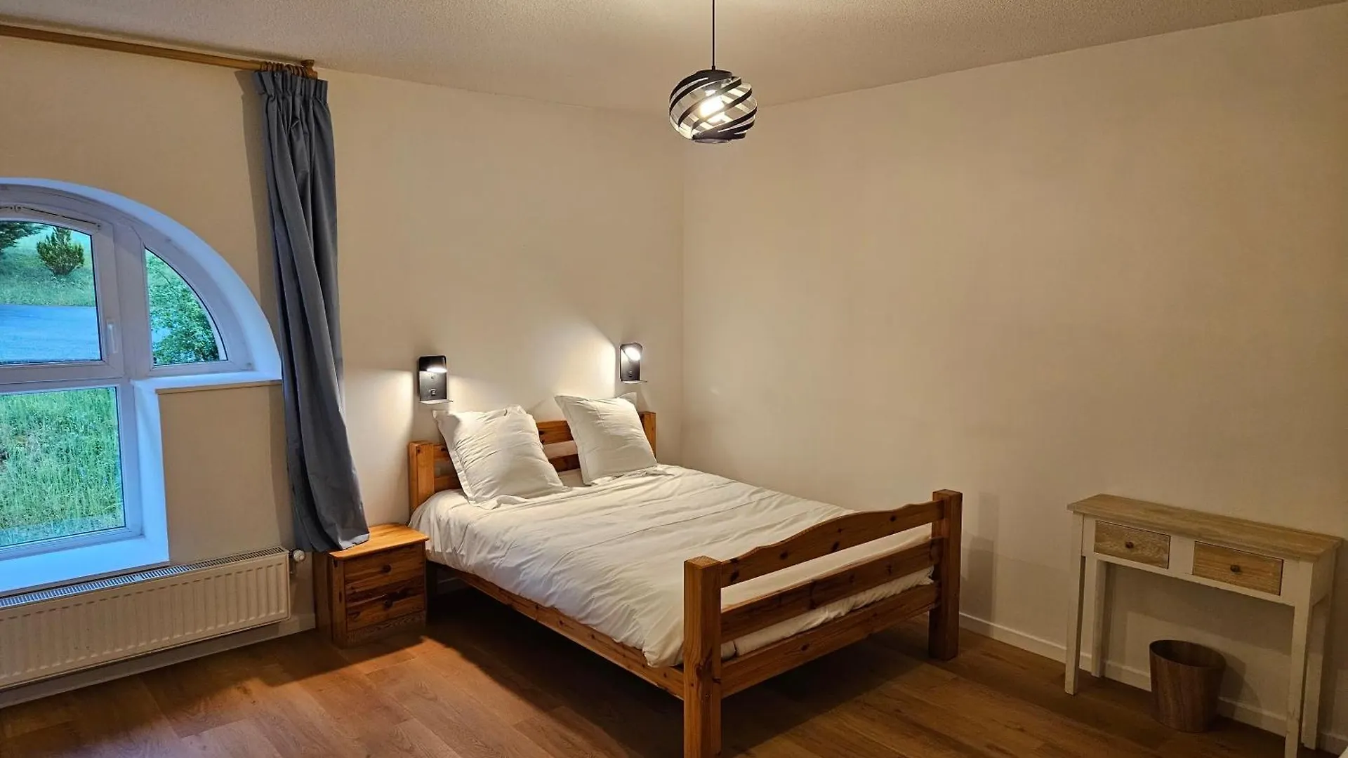 gite de pontgibaud Lathuile Mini-hôtel