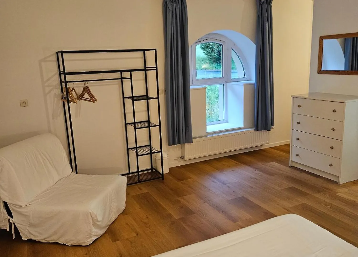 Herberg Auberge De Pontgibaud Lathuile Frankrijk