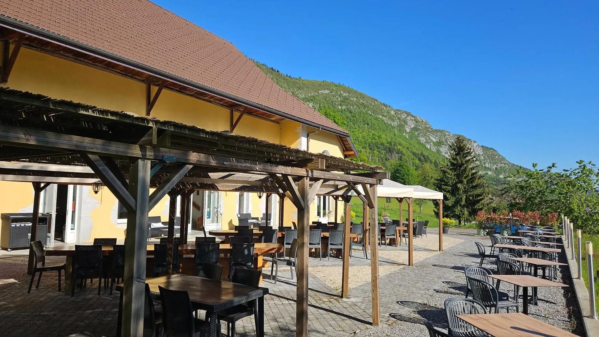 Mini-hôtel gite de pontgibaud Lathuile